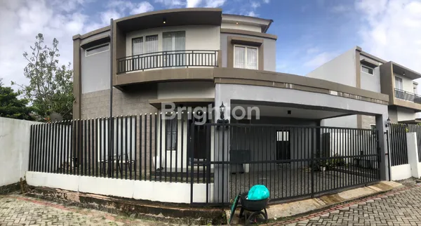 image RUMAH VILLA GARDEN JALAN SIDODADI | 2 LANTAI | KOLAM RENANG PRIBADI | SHM (1)