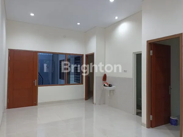 image RUMAH DI MANYAR TIRTOYOSO SELATAN DEKAT MERR DAN GALAXY MALL (6)