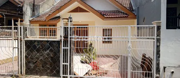 image RUMAH 1½ LANTAI LT 145M² DI GRIYA HARAPAN PERMAI, SIAP HUNI (2)