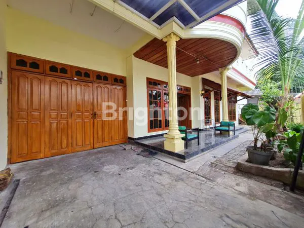 image RUMAH DIJUAL 2 LANTAI DAERAH SAWOJAJAR COCOK UNTUK USAHA KOST2AN, ASRAMA ATAU HOMESTAY (3)