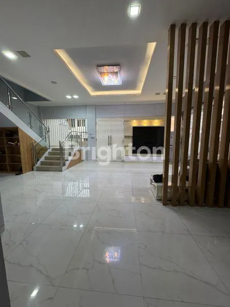 image RUMAH KELAPA GADING UK 13X15 3LT 9KT 5KM SEMI FURNISH SHM CARPORT 2 MOBIL JAKARTA UTARA (2)