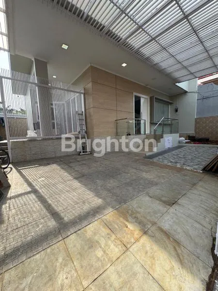 image RUMAH KELAPA GADING UK 13X15 3LT 9KT 5KM SEMI FURNISH SHM CARPORT 2 MOBIL JAKARTA UTARA (5)