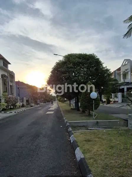 image ARTISTIK!! LANGKA... RUMAH SPLIT DI BOULEVARD PREMIUM SUTOREJO SELANGKAH KE RAYA MULYOSARI PAKUWON CITY DHARMAHUSADA INDAH KERTAJAYA INDAH ITS UNAIR (8)