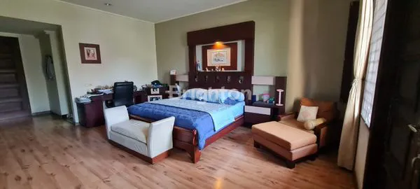 image ARTISTIK!! LANGKA... RUMAH SPLIT DI BOULEVARD PREMIUM SUTOREJO SELANGKAH KE RAYA MULYOSARI PAKUWON CITY DHARMAHUSADA INDAH KERTAJAYA INDAH ITS UNAIR (6)