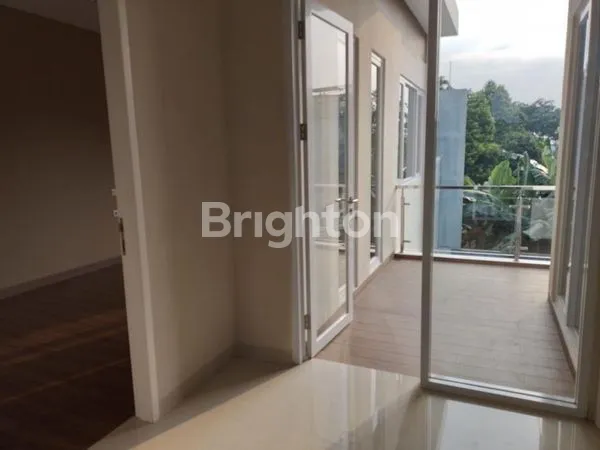 image RUMAH 2 LANTAI LT 138M² DI PASAR MINGGU, SIAP HUNI (6)