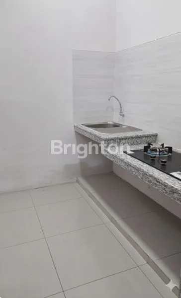 image JUAL RUGI, RUMAH 2 LANTAI DI ROYAL RESIDENCE 2 SURABAYA  (2)