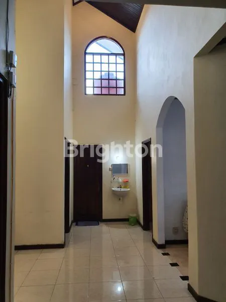 image RUMAH STRATEGIS DEKAT JALAN MT HARYONO (1)