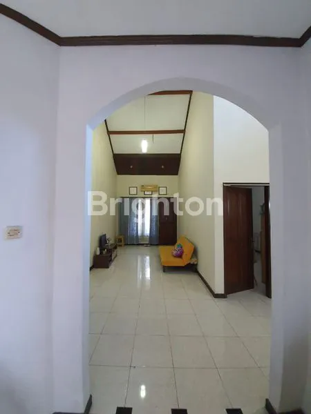 image RUMAH STRATEGIS DEKAT JALAN MT HARYONO (4)