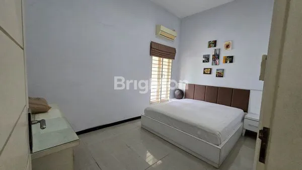 image RUMAH 2 LANTAI MINIMALIS SAN DIEGO - PAKUWON CITY, SURABAYA TIMUR.\NDEKAT PAKUWON CITY MALL - SHANGHAI PARK, KAMPUS ITS - WIDYA MANDALA, SEKOLAH CITA HATI - GLORIA - XIN ZHONG, RAYA KERTAJAYA INDAH - MERR DHARMAHUSADA INDAH GALAXY MALL, DLL. (2)