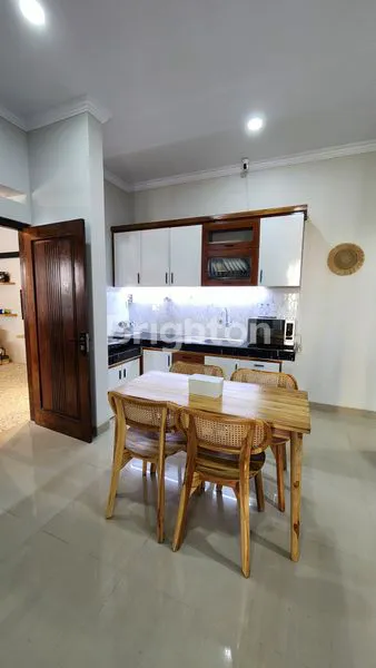 image RUMAH NYAMAN DALAM PERUMAHAN JALAN PALAGAN (7)