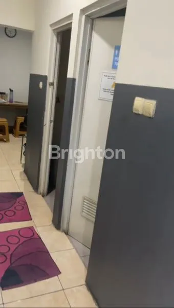 image GEDUNG 3 LANTAI EX SEKOLAH STRATEGIS DI MARGONDA DEPOK (8)