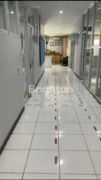 image GEDUNG 3 LANTAI EX SEKOLAH STRATEGIS DI MARGONDA DEPOK (5)