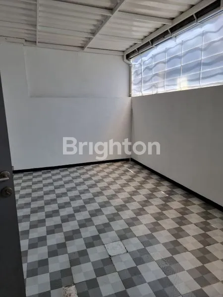 image RUMAH FULL FURNSIHED DENGAN MODEL MINIMALIS MODERN (SIAP HUNI) DEKAT RAYA MERR, KEPUTIH, MULYOSARI, WONOREJO (7)