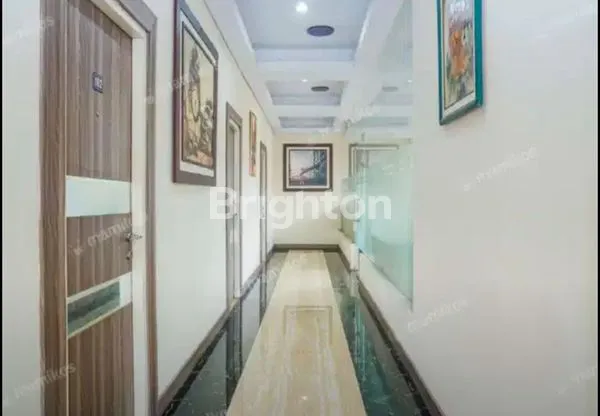 image RUMAH KOST  AKTIF DAN EKSKLUSIF 4 LANTAI LB 700M² DI GAYUNGAN DEKAT MASJID NASIONAL AL-AKBAR, KAMPUS UIN, UNIV PETRA, SIER RUNGKUT DAN MUDAH AKSES TOL WARU JUANDA (2)