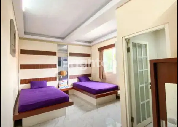 image RUMAH KOST  AKTIF DAN EKSKLUSIF 4 LANTAI LB 700M² DI GAYUNGAN DEKAT MASJID NASIONAL AL-AKBAR, KAMPUS UIN, UNIV PETRA, SIER RUNGKUT DAN MUDAH AKSES TOL WARU JUANDA (7)
