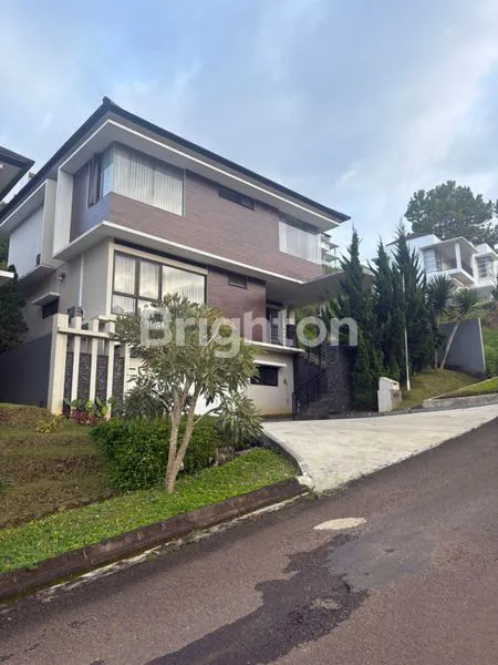 image RUMAH MEWAH DI DAGO PAKAR, VIEW BANDUNG & SHM (1)