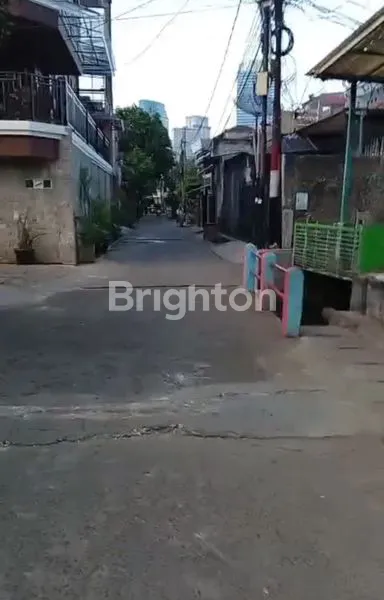 image RUMAH STRATEGIS DI MAMPANG, 15 MENIT KE SCBD & KUNINGAN (3)