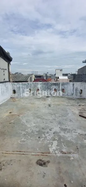 image RUMAH SIAP HUNI TELUK GONG 3 LANTAI (8)