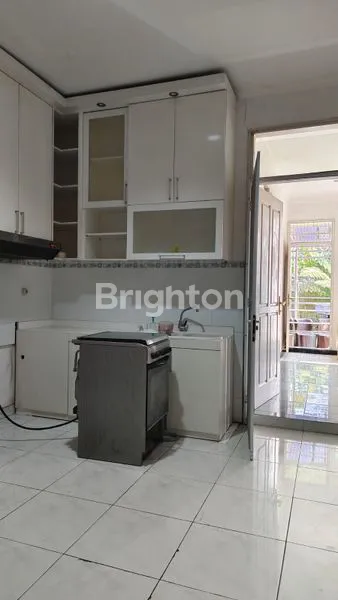 image RUMAH ASRI 2 LANTAI DI VILLA DUTA, LT 700M² (6)