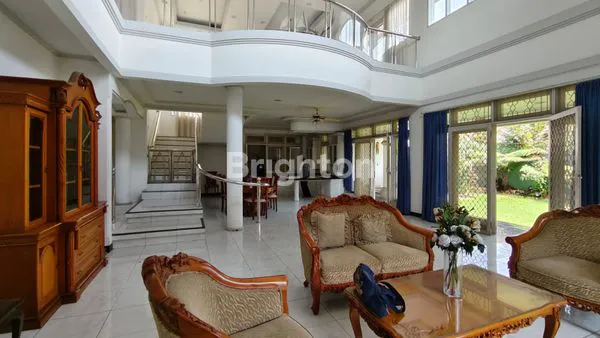 image RUMAH ASRI 2 LANTAI DI VILLA DUTA, LT 700M² (3)