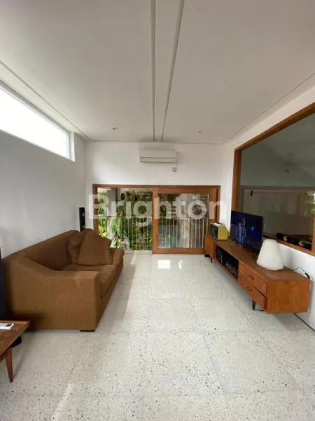 image DIJUAL RUMAH DI PULOMAS JAKARTA TIMUR (4)