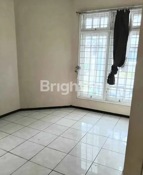 image RUMAH SEWA 2 LANTAI SIAP HUNI DI PONDOK BLIMBING INDAH (PBI) MALANG (2)