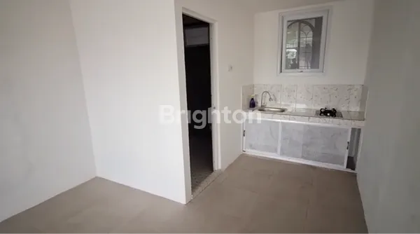 image RUKO EX BARBERSHOP DAN SALON MINIMALIS DAN STRATEGIS DI JATINGALEH (3)