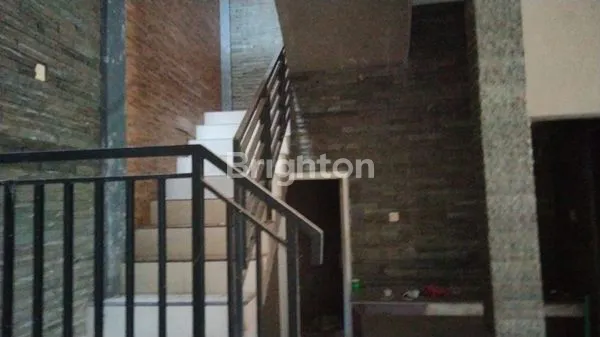 image RUMAH MEWAH 3 LANTAI, 4 KT DEKAT BANDARA BOYOLALI (7)