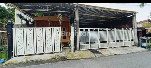 image DIJUAL RUMAH BERPELUANG JADI KOS-KOSAN (1)