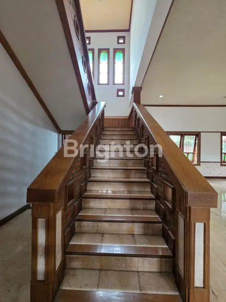 image RUMAH MEWAH DI JALAN UTAMA LENTENG AGUNG COCOK BUAT HUNIAN & INVESTASI (6)