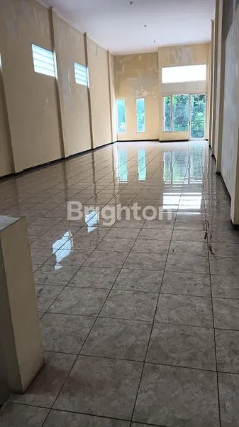 image DIJUAL / DISEWAKAN RUKO 2 LANTAI DI JALAN PENGAMPON, NOL JALAN RAYA. (2)