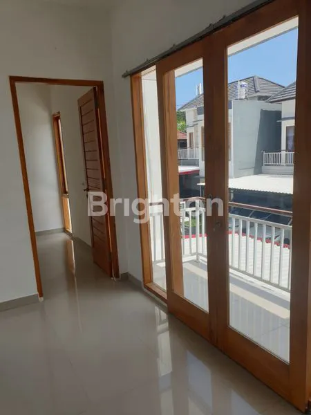 image RUMAH 2 LANTAI DI UBUNG, 3 KT & HADAP SELATAN (6)