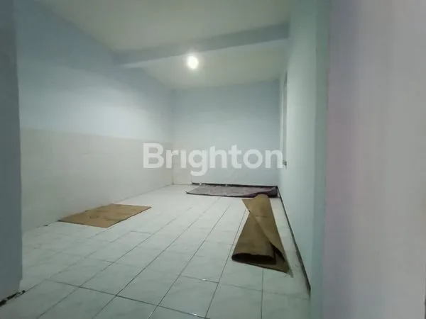 image DIJUAL RUMAH 2 LANTAI SIAP HUNI AREA JALAN DANAU DANAU SAWOJAJAR SELANGKAH KE TOL SAWOJAJAR (5)