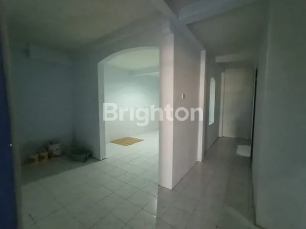 image DIJUAL RUMAH 2 LANTAI SIAP HUNI AREA JALAN DANAU DANAU SAWOJAJAR SELANGKAH KE TOL SAWOJAJAR (6)