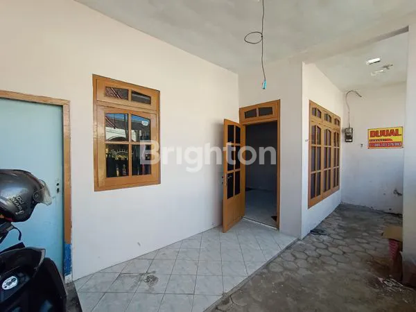 image DIJUAL RUMAH 2 LANTAI SIAP HUNI AREA JALAN DANAU DANAU SAWOJAJAR SELANGKAH KE TOL SAWOJAJAR (4)