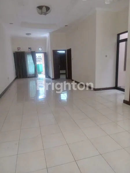 image RUMAH SEMIFURNISH DEKAT FAJAR INDAH, 100 METER DARI JALAN ADI SUCIPTO (2)