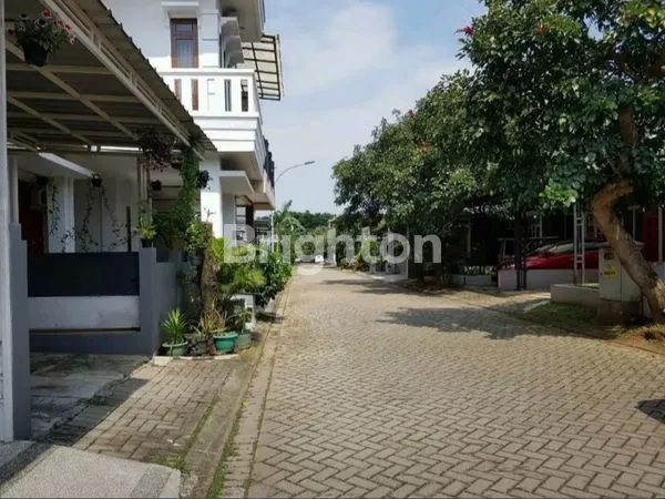 image RUMAH 2 LANTAI SIAP HUNI GRAND CIBUBUR COUNTRY (2)