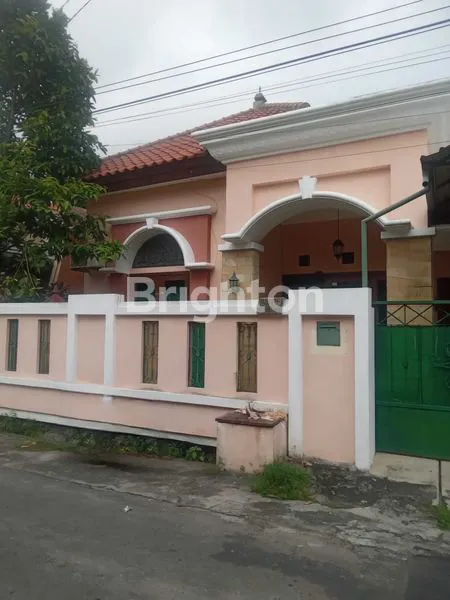 image RUMAH SEMIFURNISH DEKAT FAJAR INDAH, 100 METER DARI JALAN ADI SUCIPTO (4)