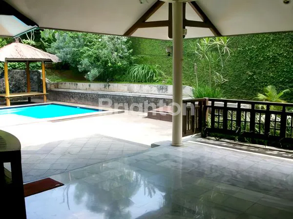 image RUMAH MEWAH LUAS NUANSA RESORT DI LINGKUNGAN PREMIUM & BERKELAS DI ANTASARI JAKARTA SELATAN (5)