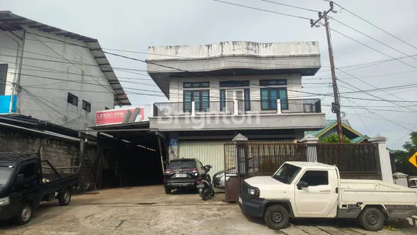 image RUKO 2 LANTAI LUAS DI BUKIT CINTA - BALIKPAPAN , SIAP HUNI & USAHA (1)