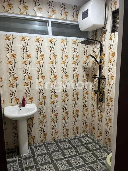 image RUMAH 1,5 LANTAI DI MEGA CINERE DEPOK (4)