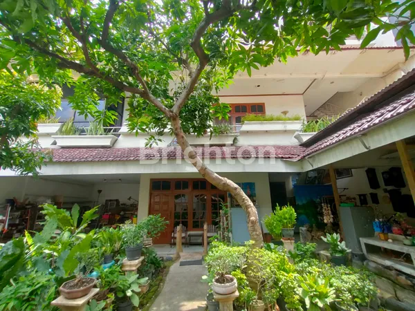 image RUMAH TENGGILIS 2 1/2 LANTAI 5 MENIT KE UBAYA SURABAYA (1)