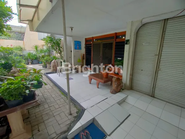 image RUMAH TENGGILIS 2 1/2 LANTAI 5 MENIT KE UBAYA SURABAYA (2)
