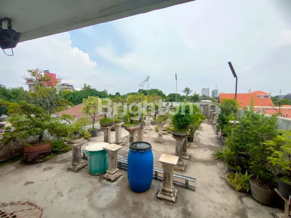 image RUMAH TENGGILIS 2 1/2 LANTAI 5 MENIT KE UBAYA SURABAYA (4)
