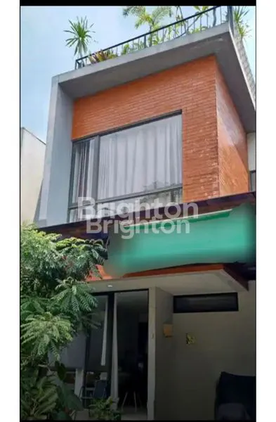 image RUMAH 3 LANTAI DI KEBAYORAN RESIDENCE, 4 KT (1)
