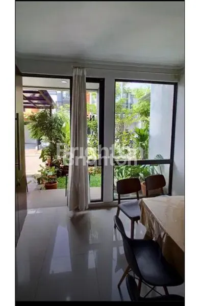 image RUMAH 3 LANTAI DI KEBAYORAN RESIDENCE, 4 KT (3)