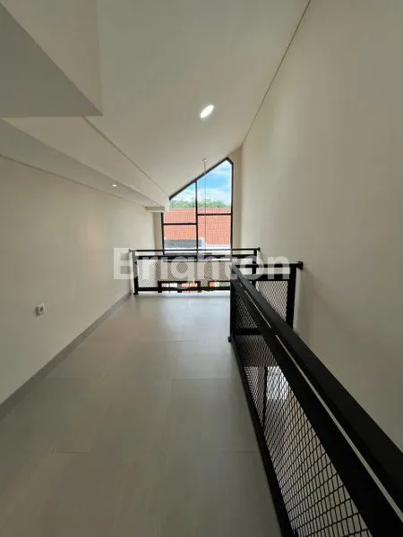 image RUMAH BARU GRESS CANTIK LOKASI STRATEGIS SIAP HUNI (5)