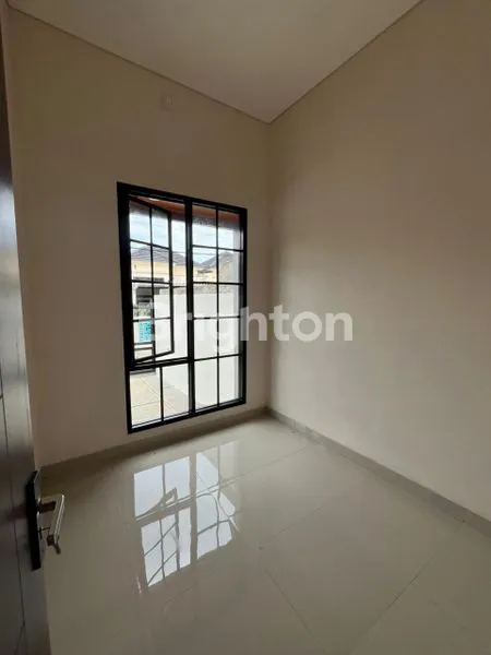 image RUMAH BARU GRESS CANTIK LOKASI STRATEGIS SIAP HUNI (6)