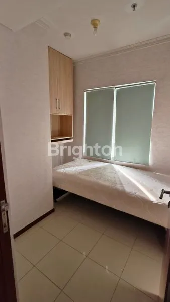 image APARTEMEN ROYAL MEDITERANIA CENTRAL PARK LANTAI RENDAH VIEW KOLAM RENANG (3)