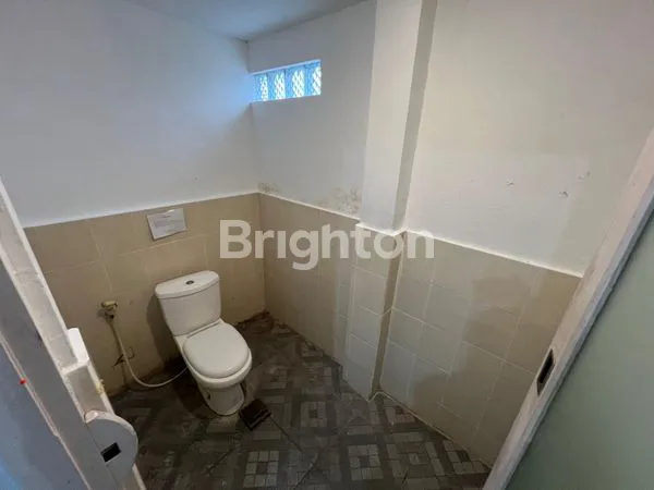 image RUKO BESAR STRATEGIS DI JALAN RAYA MERTANADI KEROBOKAN KUTA UTARA DENPASAR BALI (5)